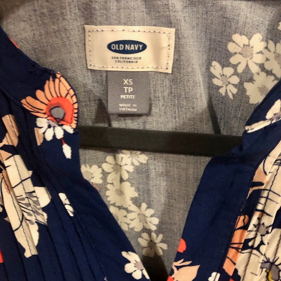 Sleeveless Pintuck Floral Print Dress - Picture 4 of 4